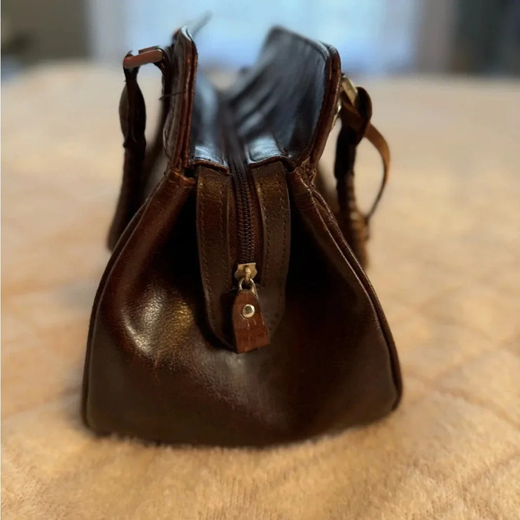 Brown leather satchel unbranded with Silvertone Hardware gives Brighton  vibes - Picture 3 of 10